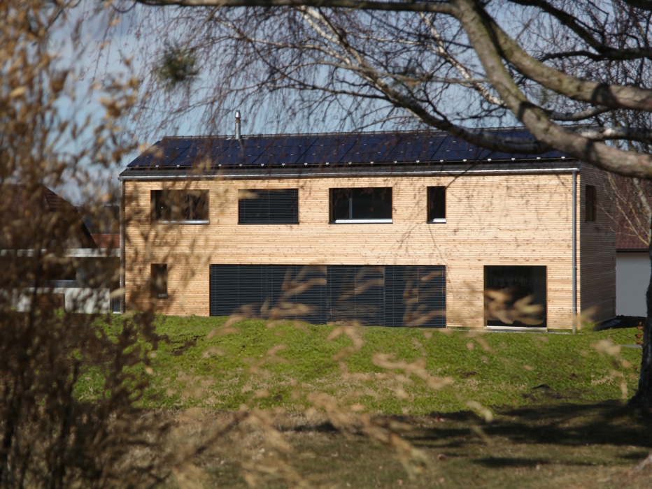 construction maison construction ossature bois maison en bois label Minergie maison Minergie Minergie-P maison passive Minergie-A maison zéro énergie maison autonome maison d’architecte maison écologique maison écolo maison éco architecture écolo architecture éco maison bois habitat sain architecture durable architecture contemporaine architecture moderne bureau architectes architecte Fribourg architecte Bulle architecte Romont maison Minergie-A