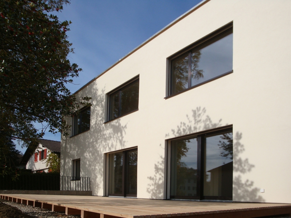 Hausrenovierung ökologische Sanierung Minergie-P Passivhaus Architektenhaus ökologisches Haus umweltfreundliches Zuhause Öko-Haus grüne Architektur umweltfreundliche Architektur Holzhaus gesundes Zuhause nachhaltige Architektur zeitgenössische Architektur moderne Architektur Architekturbüro Architektin Freiburg Architektin Bulle Architektin Romont Umbau und Sanierung