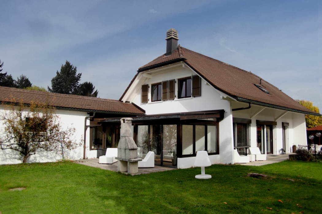 Hausrenovierung ökologische Sanierung Architektenhaus ökologisches Haus umweltfreundliches Zuhause Öko-Haus grüne Architektur umweltfreundliche Architektur Holzhaus gesundes Zuhause nachhaltige Architektur zeitgenössische Architektur moderne Architektur Architekturbüro Architektin Freiburg Architektin Bulle Architektin Romont Umbau und Sanierung