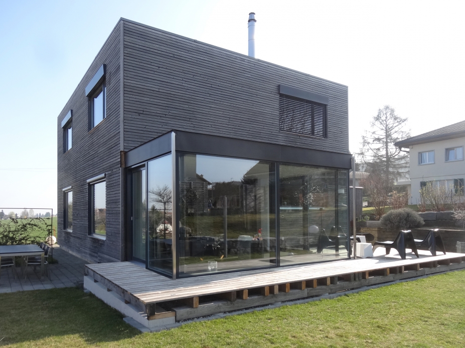 Hausrenovierung ökologische Sanierung Hauserweiterung Erweiterung Holzhaus Architektenhaus ökologisches Haus umweltfreundliches Zuhause Öko-Haus grüne Architektur umweltfreundliche Architektur Holzhaus gesundes Zuhause nachhaltige Architektur zeitgenössische Architektur moderne Architektur Architekturbüro Architektin Freiburg Architektin Bulle Architektin Romont Anbau