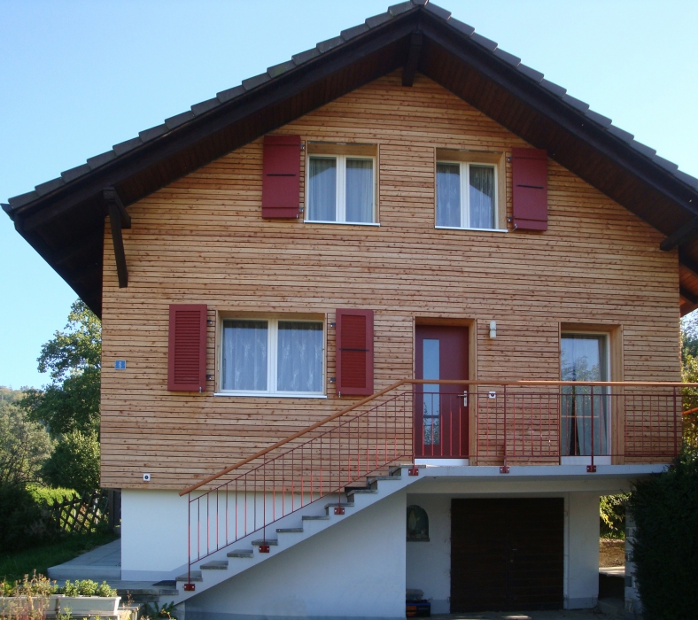 Hausrenovierung ökologische Sanierung Architektenhaus ökologisches Haus umweltfreundliches Zuhause Öko-Haus grüne Architektur umweltfreundliche Architektur Holzhaus gesundes Zuhause nachhaltige Architektur zeitgenössische Architektur moderne Architektur Architekturbüro Architektin Freiburg Architektin Bulle Architektin Romont Sanierung