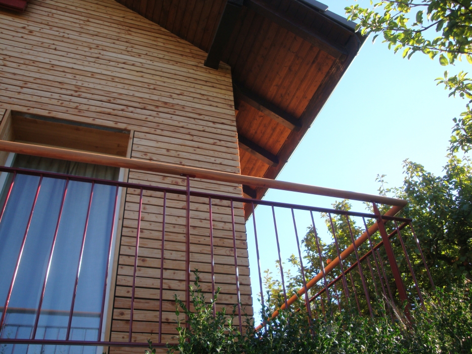 Hausrenovierung ökologische Sanierung Architektenhaus ökologisches Haus umweltfreundliches Zuhause Öko-Haus grüne Architektur umweltfreundliche Architektur Holzhaus gesundes Zuhause nachhaltige Architektur zeitgenössische Architektur moderne Architektur Architekturbüro Architektin Freiburg Architektin Bulle Architektin Romont Sanierung